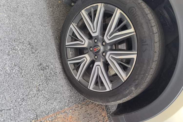 Used Hongqi HS5 2022 Facelifted Version 2.0T Smart Connect Flagship All-Wheel-Drive Edition
