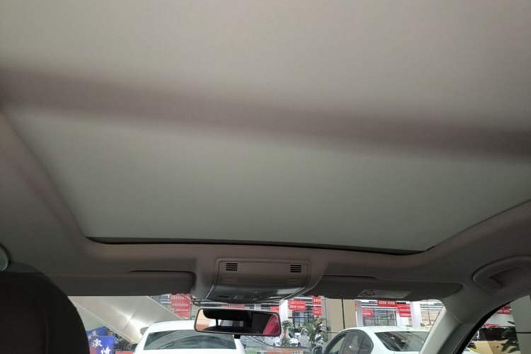 Used Volkswagen T-ROC 2021 280TSI DSG Two-Wheel Drive Comfort Connect Edition