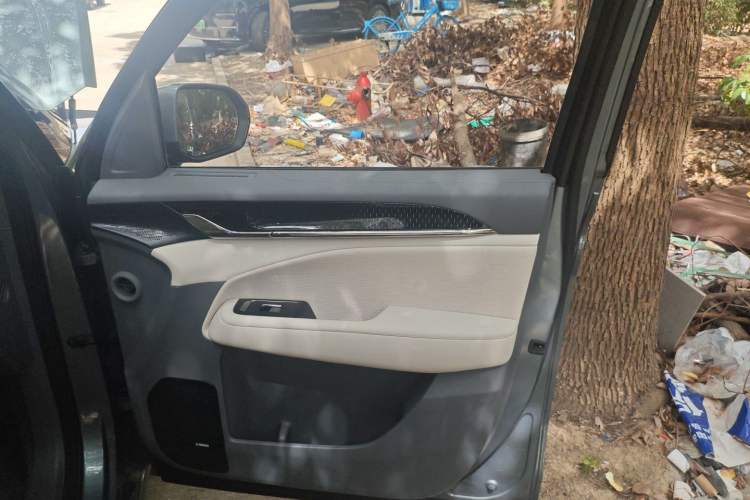 Used Zeekr 009 2024 Six-Seat Executive Version 4WD 108 kWh