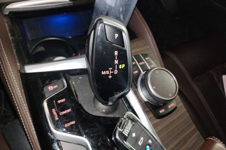 Used BMW 5 Series New Energy 2020 Mileage Upgrade Version 530Le Luxury Package Gear Lever