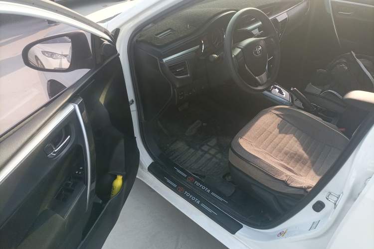 Used Toyota Corolla 2014 1.6L CVT GL-i Driver Seat