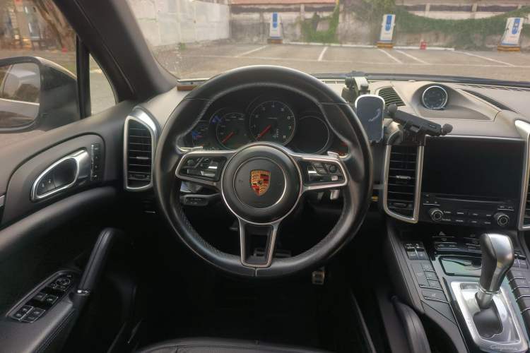 Used Porsche Cayenne 2016 Cayenne 3.0T Steering Wheel