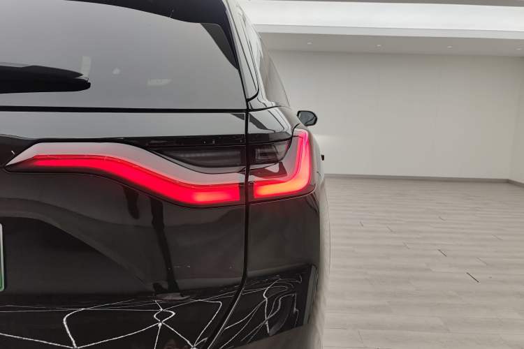 Used Nio ES8 2020 415 km Range 7-Seater Version Right Rear Taillight