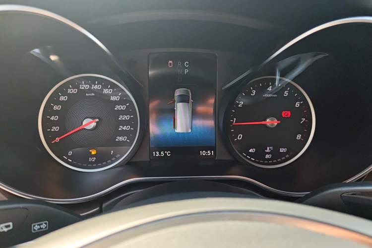 Used Mercedes-Benz V-Class 2020 V 260 Avantgarde Edition Instrument Cluster