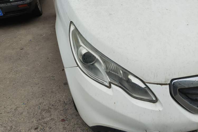 Used Peugeot 2008 2015 1.6L Automatic Playcool Edition Right Front Headlight