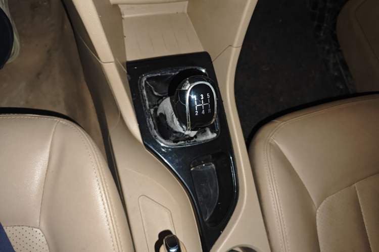 Used Baojun 730 2015 1.8L Manual Comfort ESP Version 7-seater
