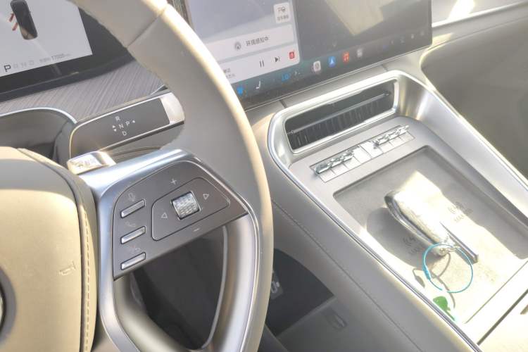 Used Denza N9 2025 Flagship Model
