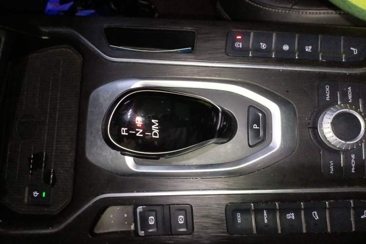 Used Wey VV6 2020 2.0T Two-Wheel Drive Smart Enjoyment+