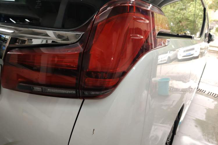 Used Toyota Alphard 2021 Dual-Motor 2.5L Premium Edition Right Rear Taillight