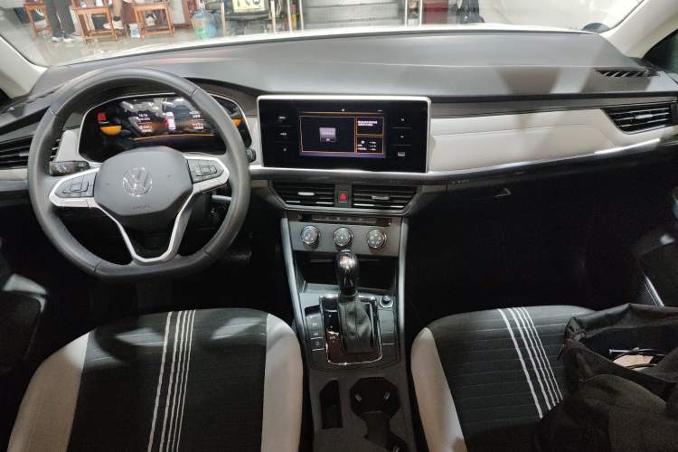 Used Volkswagen Bora 2023 200TSI DSG Comfort Edition Center Console