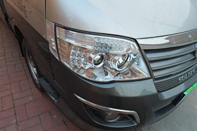 Used Golden Dragon Hiace 