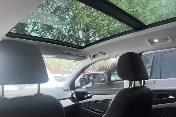 Used Jetta VS7 2022 280TSI Automatic Trend Edition Headliner