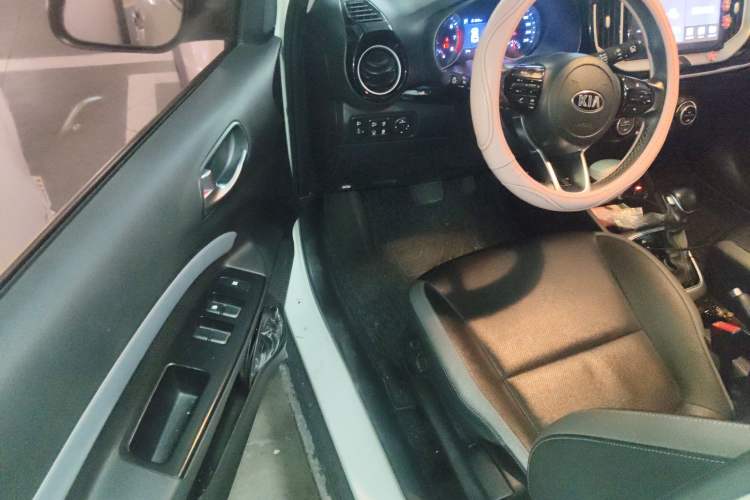 Used Kia kx1 Stonic 2019 1.4L Automatic Fun Edition China VI Driver Seat