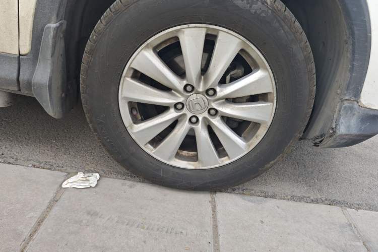 Used Honda CR-V 2016 2.0L Two-Wheel Drive Classic Edition Right Front Wheel Hub