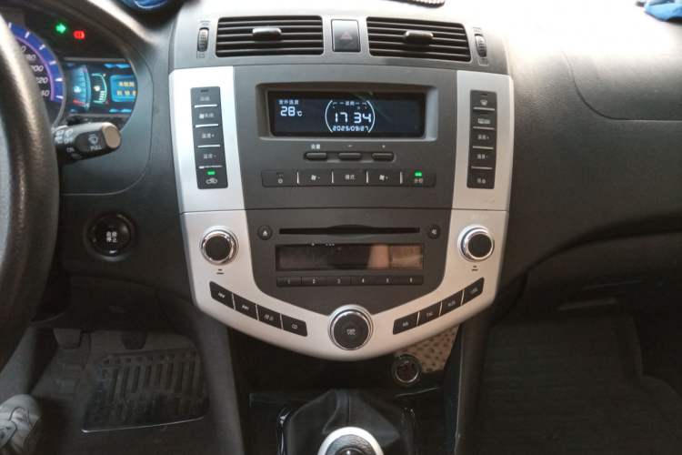 Used BYD S6 2013 Jingyue Edition 2.0L Manual Luxury Model 5 Seats
