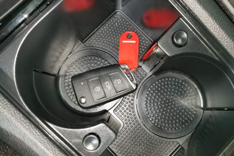 Used Volkswagen Sagitar 2025 Revised Version Three 300TSI DSG Excellence Edition
