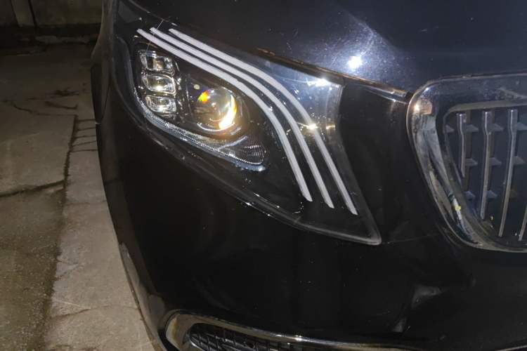 Used Mercedes-Benz Vito 2013 2.1T Elite Edition Right Front Headlight