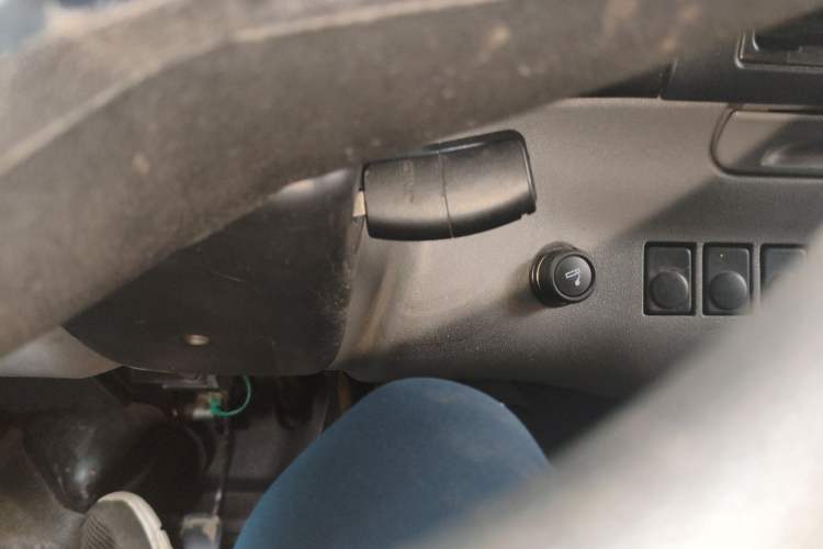 Used JMC Transit 2017 2.8T Commercial Version Long Wheelbase Mid-Roof 6/7/8-Seater JX493 Vehicle Key