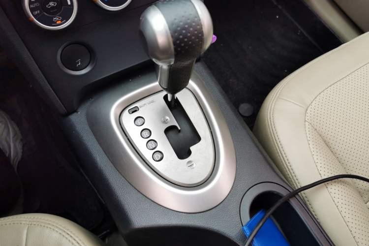 Used Nissan Qashqai 2011 2.0 XV Lea CVT 2WD Gear Lever