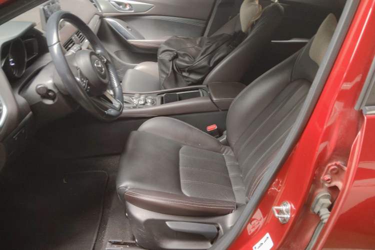 Used Mazda CX-4 2018 2.0L Automatic Two-Wheel Drive Blue Sky Premium Upgrade Version China V Standard