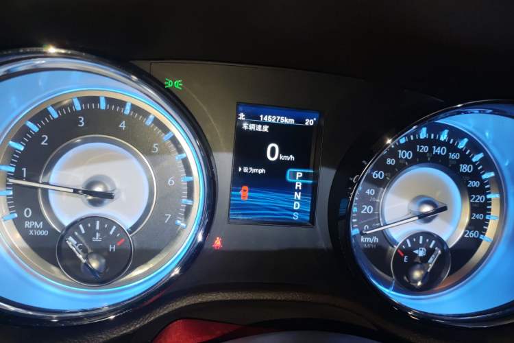 Used Chrysler 300C 2014 3.0L Excellence Edition Odometer Close Up
