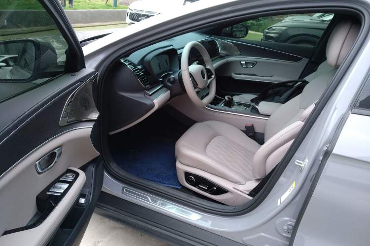 Used BYD Han 2025 EV with 701 km of Laser Radar-Enabled Intelligent Driving