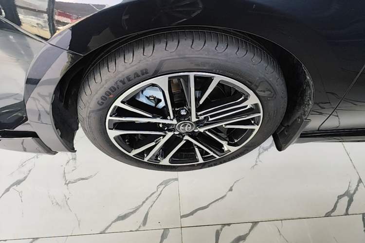 Used Toyota Camry 2026 Model Dual-Engine 2.0HSE Sport Lite Edition