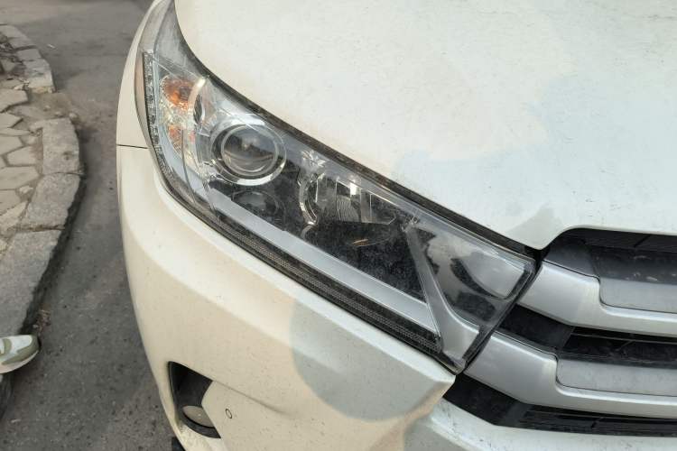 Used Toyota Highlander 2018 2.0T Four-Wheel Drive Luxury Edition 7 Seats China V Emission Standard
