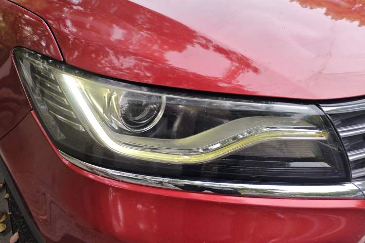 Used Roewe RX5 2016 20T Two-Wheel Drive Automatic Internet Smart Edition
