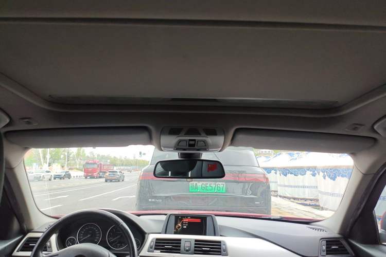 Used BMW 3 Series 2015 316Li Fashion Model
