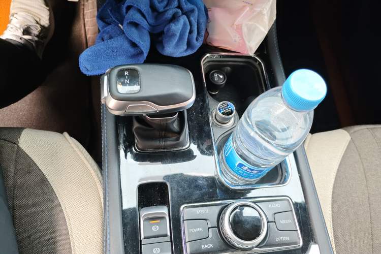 Used BAIC Off-Road BJ40 2023 2.0D Automatic Four-Wheel Drive Blade Hero Edition Adventurer Type Gear Lever