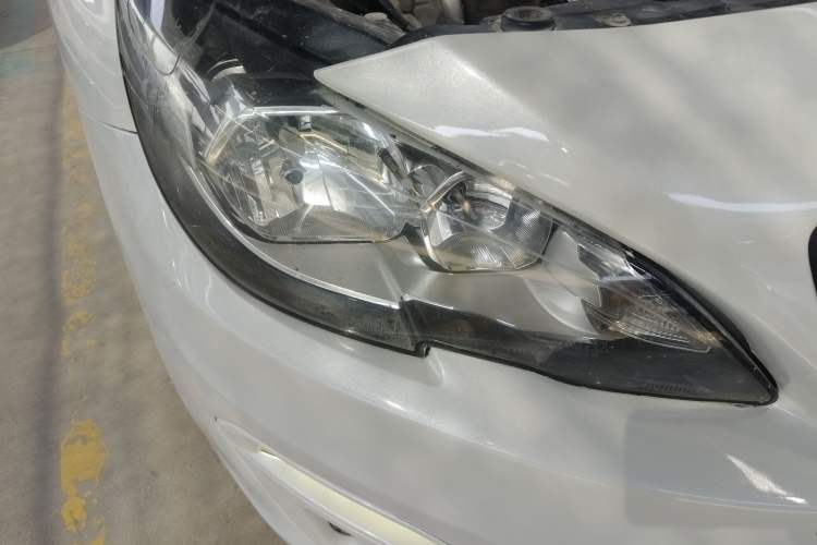 Used Peugeot 408 2015 1.2T Automatic Luxury Edition Right Front Headlight