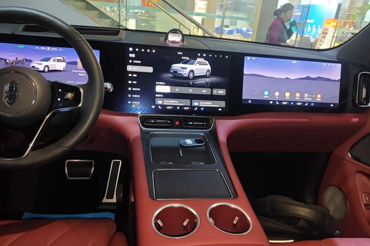 Used Hima AITO M8 2025 Extended-Range Max+ Version 53.4 kWh 6-Seater Edition
