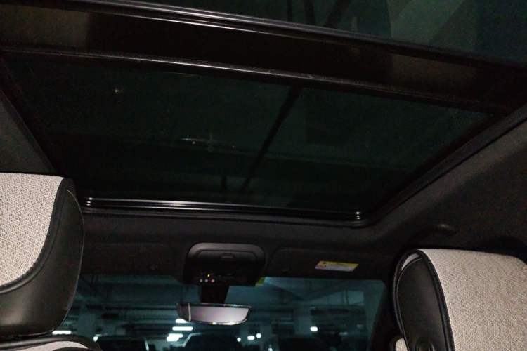 Used Cadillac XT4 2020 28T Two-Wheel-Drive Leading Version Headliner