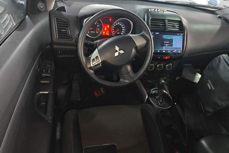 Used Mitsubishi ASX 2015 2.0L CVT Two-Wheel Drive Elite Edition