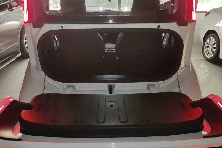 Used Wuling NAMMIEV 2021 Passion Edition Trunk