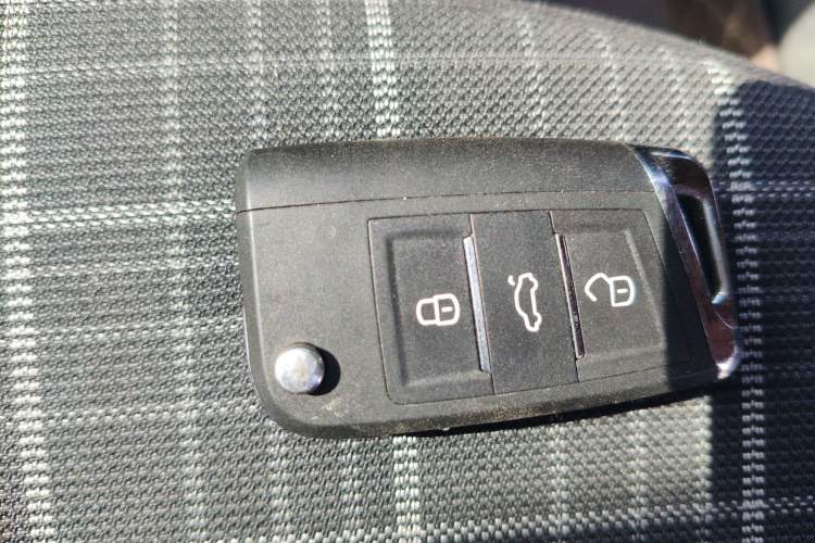 Used Skoda Octavia 2019 1.5L Automatic SmartDrive Comfort Edition China VI Standard Vehicle Key