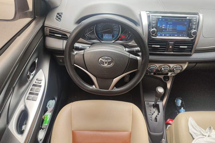 Used Toyota YARiS L Zhi Xuan 2015 1.5E Automatic Charm Edition Steering Wheel