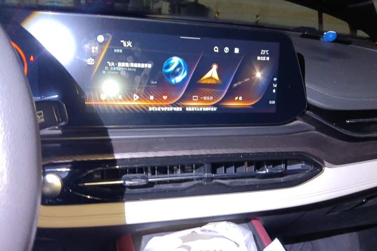 Used SOL QX 2021 300T DCT Prestige Smart Connectivity Version
