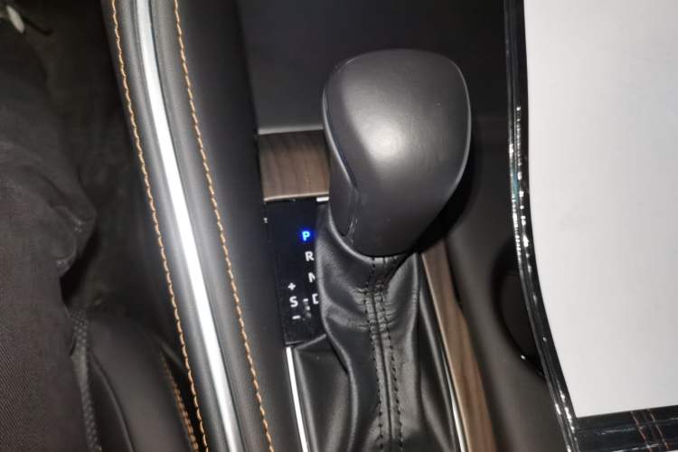 Used Toyota Avalon 2024 Dual-Motor 2.0L Luxury Edition