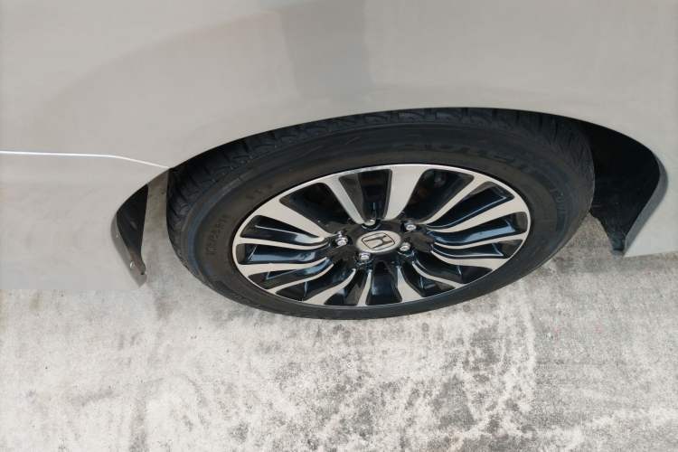 Used Honda Crider 2013 1.8L automatic comfort version