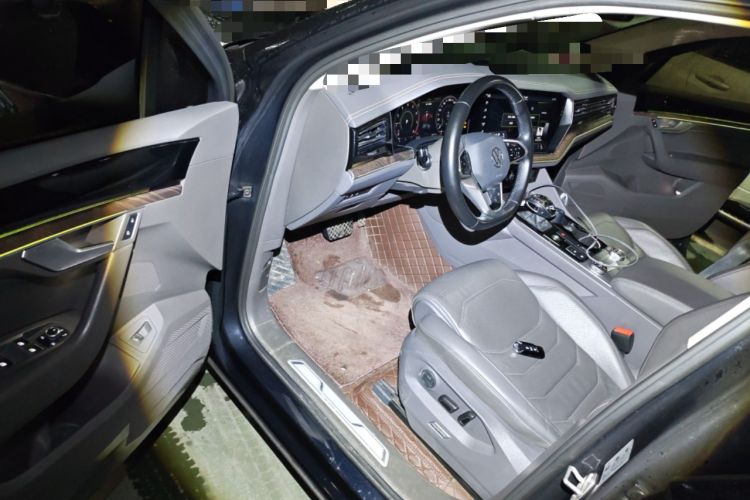 Used Volkswagen Touareg 2022 2.0 TSI RuiShang Edition Driver Seat