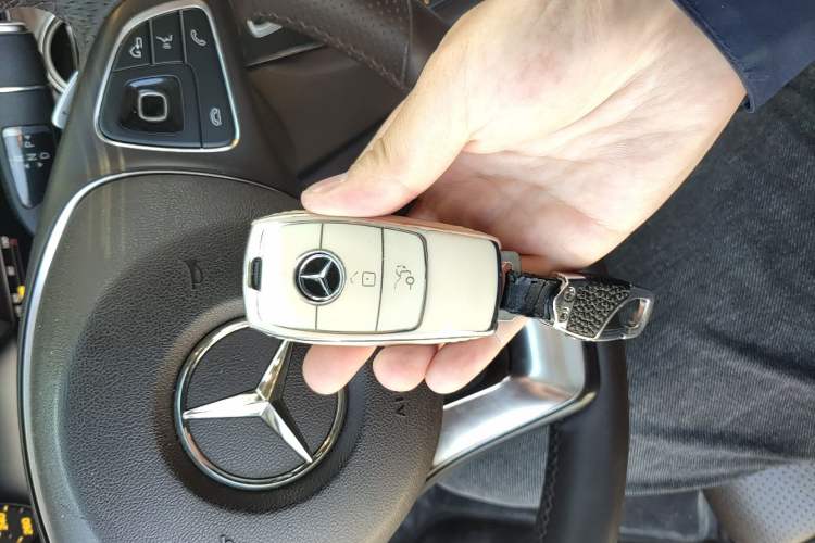 Used Mercedes-Benz E-Class 2016 E 200 L Vehicle Key