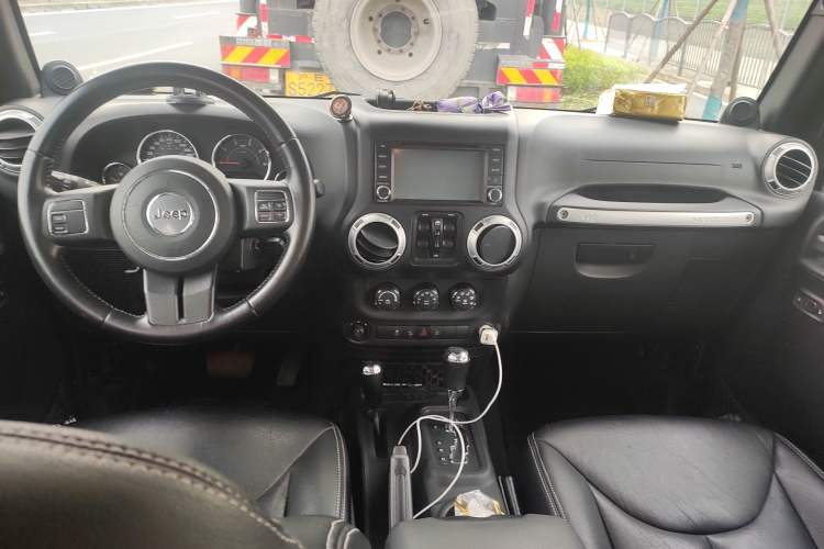 Used Jeep Wrangler 2014 2.8TD Sahara Four-Door Edition