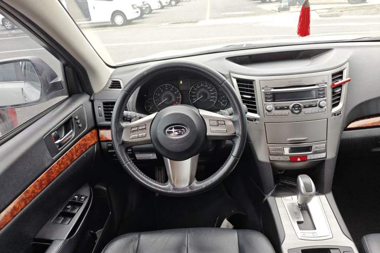 Used Subaru Outback 2010 2.5i Luxury Edition Steering Wheel