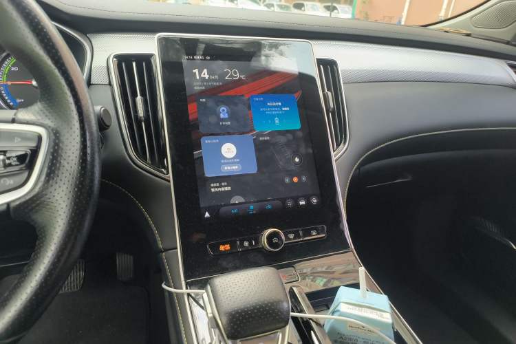 Used Roewe i6 MAX New Energy 2020 1.5T PHEV Sporty Cool Edition Audio And AC Panel