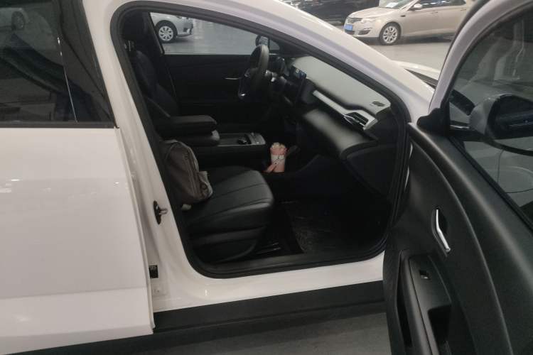 Used BYD e7 2025 Model 450 Smart Mobility Edition
