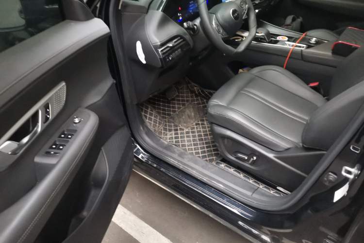 Used Dongfeng Aeolus Huge 2024 Mach Power 1.5T Luxury Model