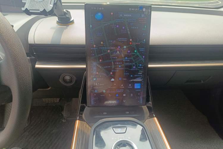 Used Toyota bZ3 2023 517 km Elite PRO Audio And AC Panel