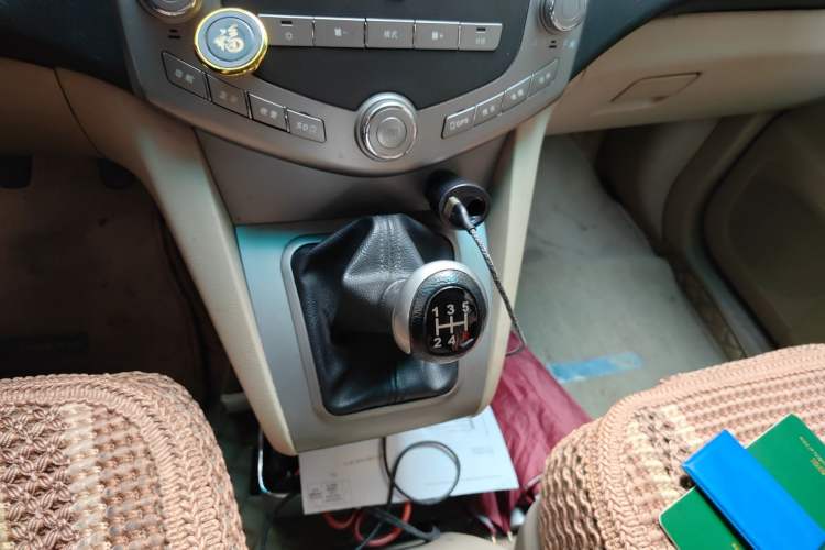 Used BYD S6 2013 Jingyue Edition 2.0L Manual Elite Model 5 Seats Gear Lever